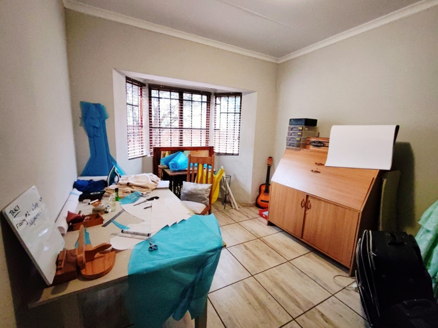 3 Bedroom Property for Sale in Mooivallei Park North West